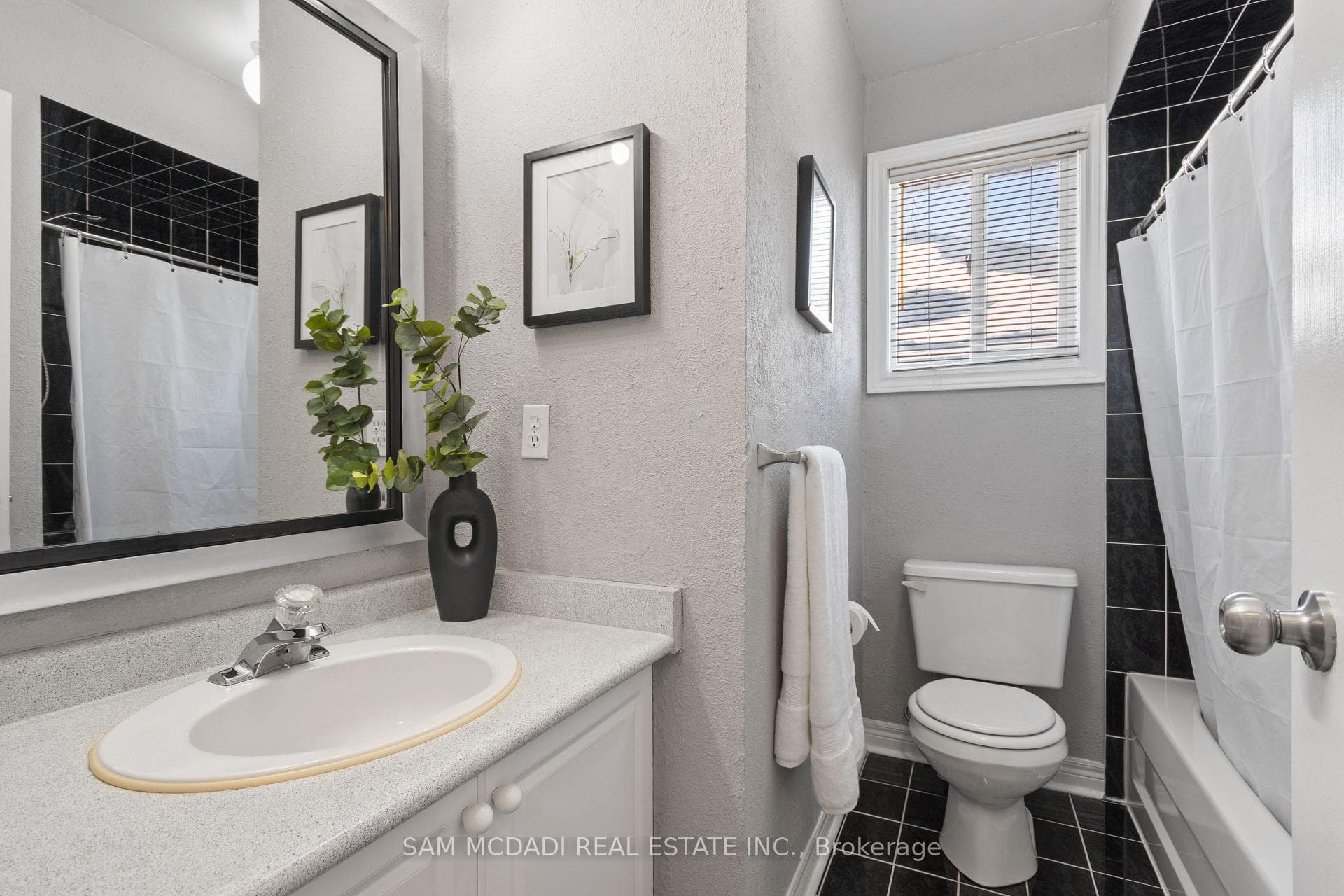 7159 Spyglass Crescent photo 24