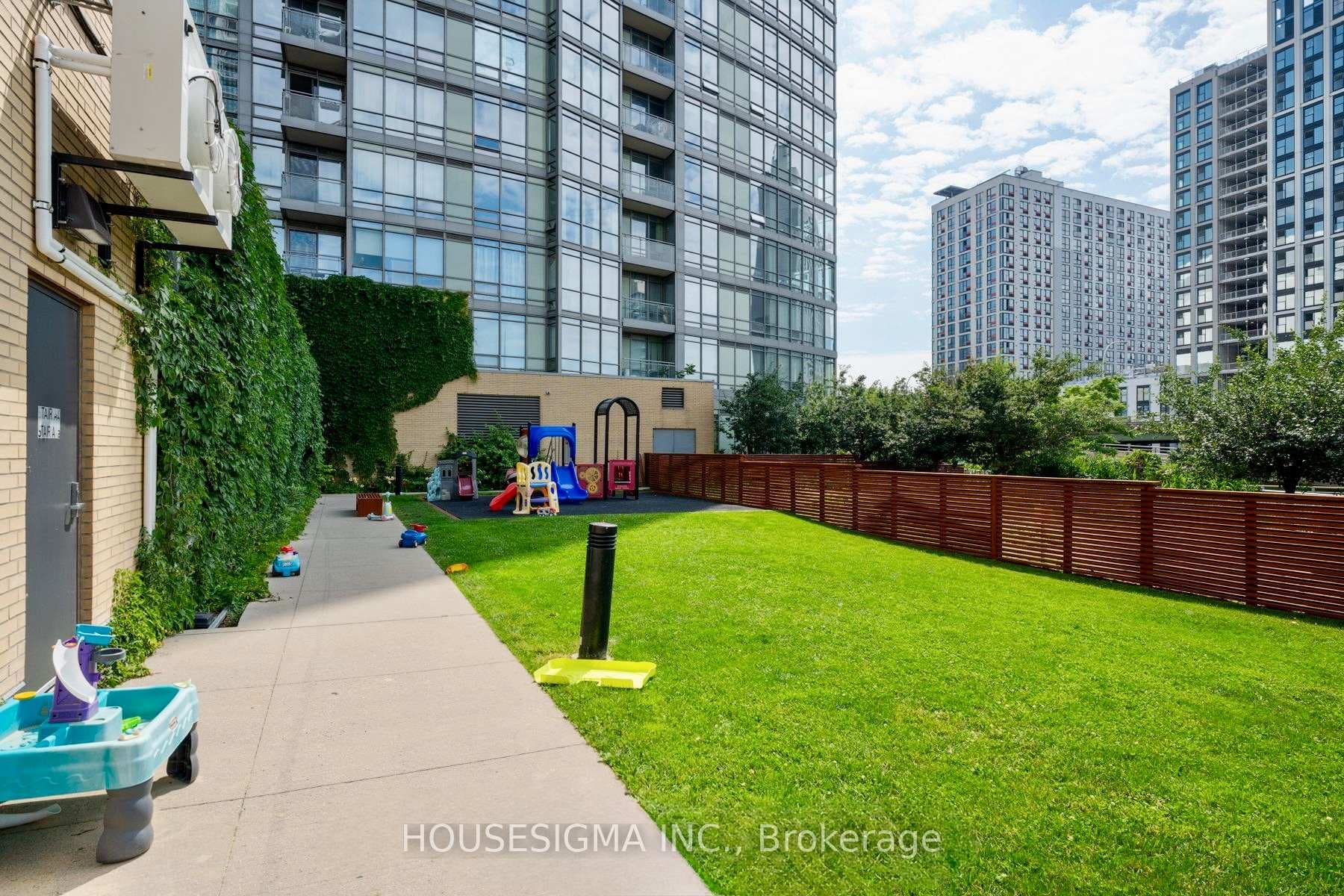 35 Mariner Terrace Unit 2810 photo 24
