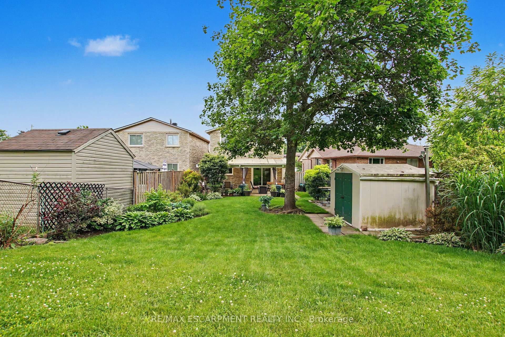 196 Guildwood Drive photo 39