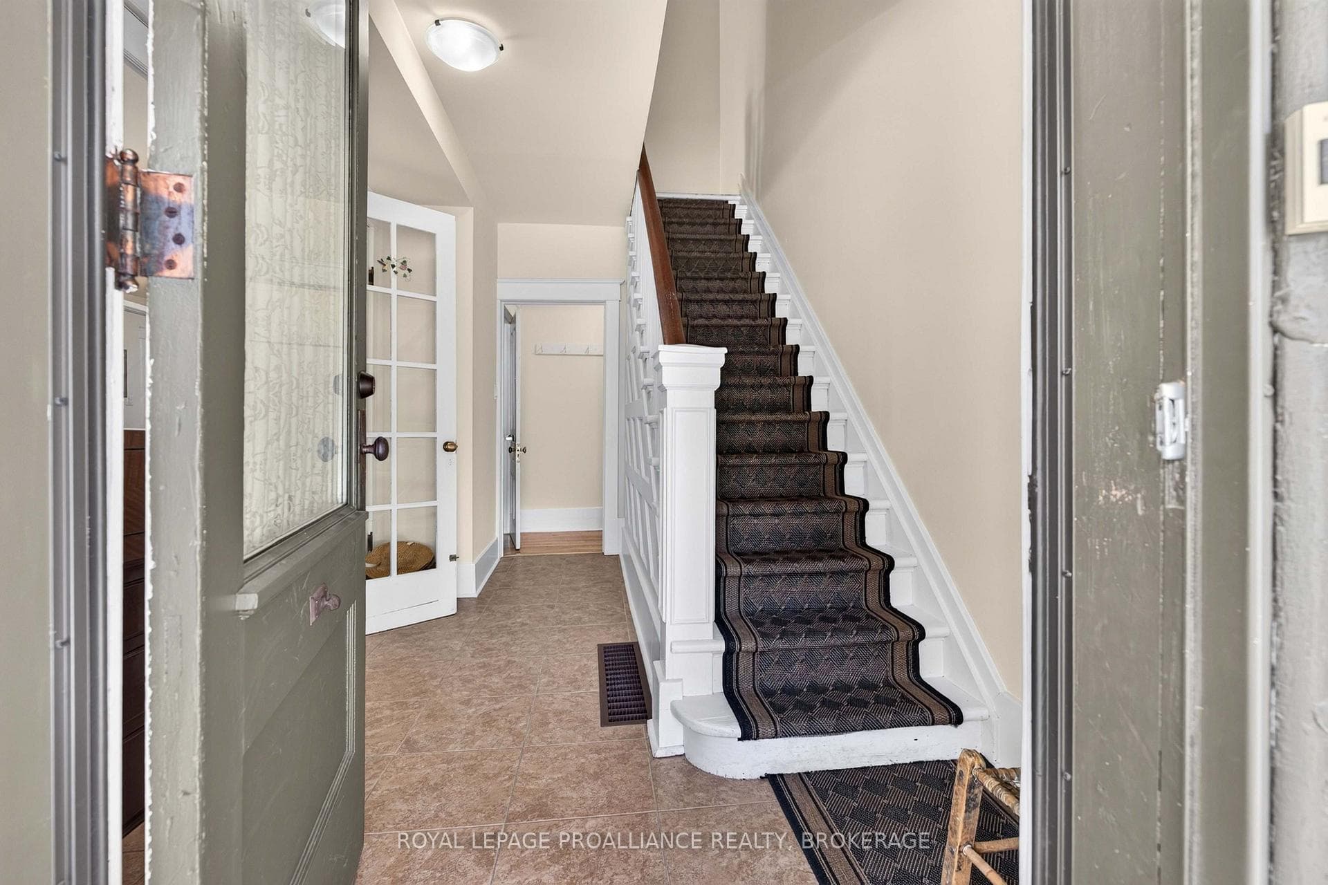166 Alma Avenue photo 3