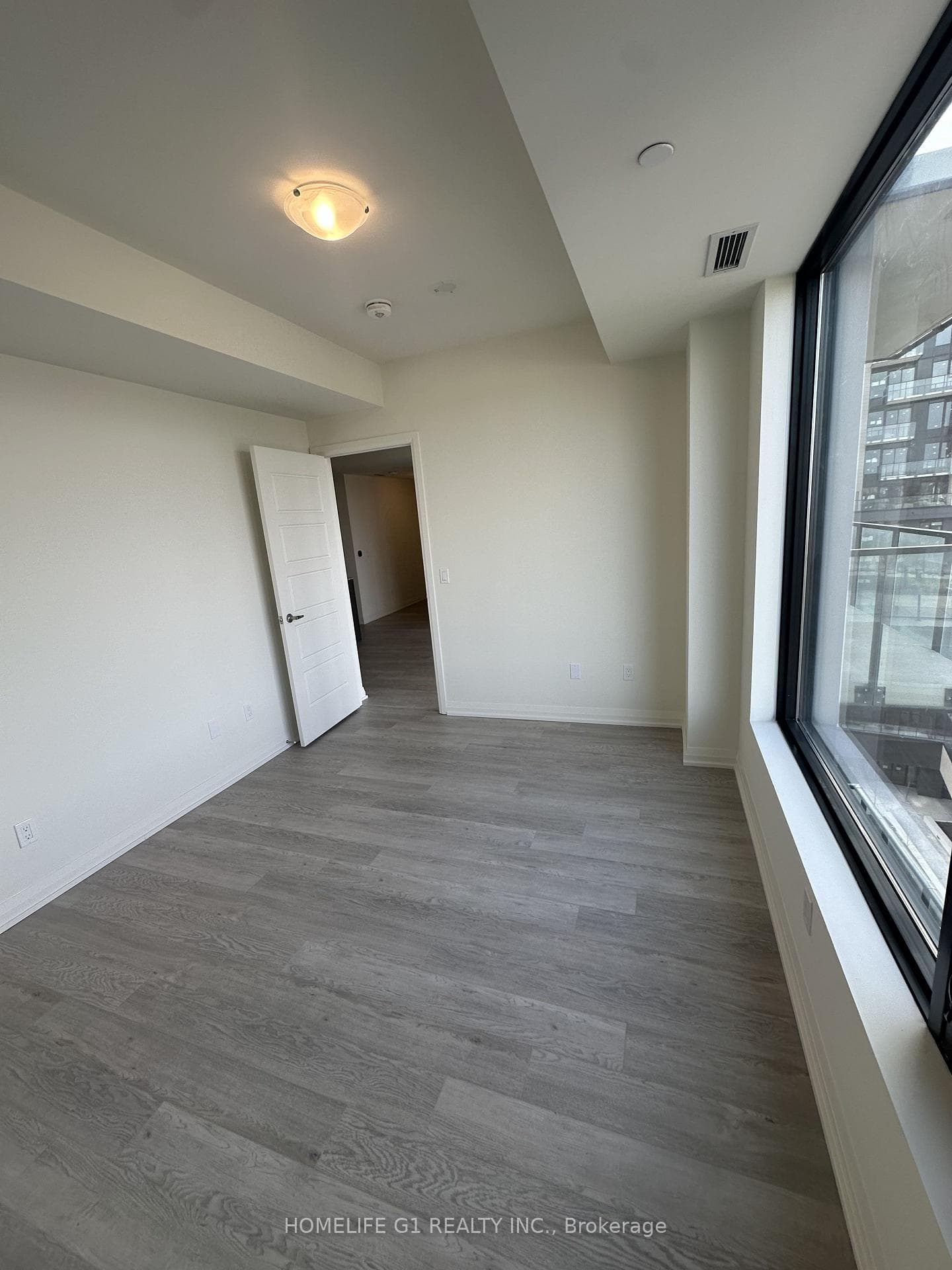 1415 Dundas Street Unit 810 photo 15