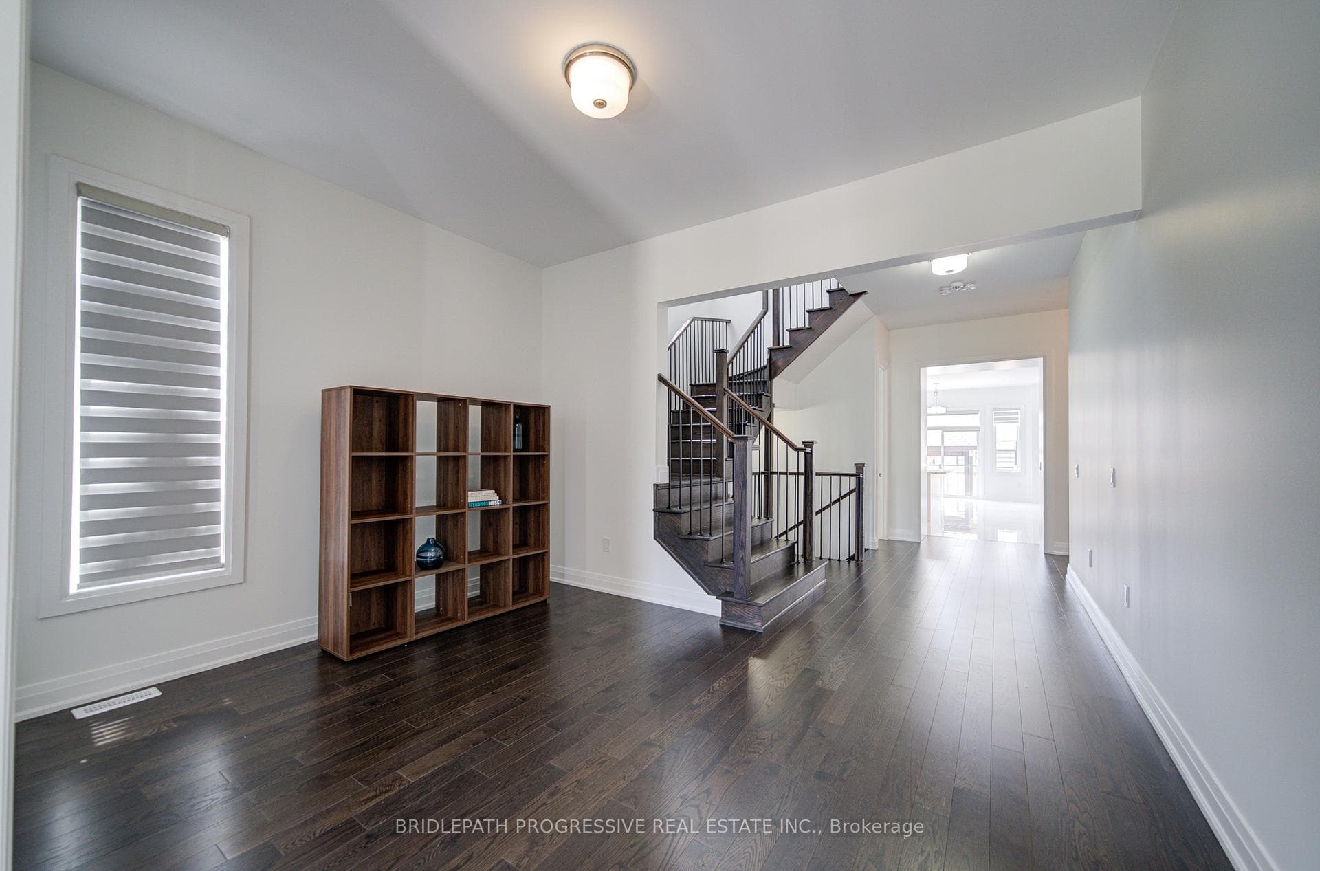 4042 Phoenix Way photo 3