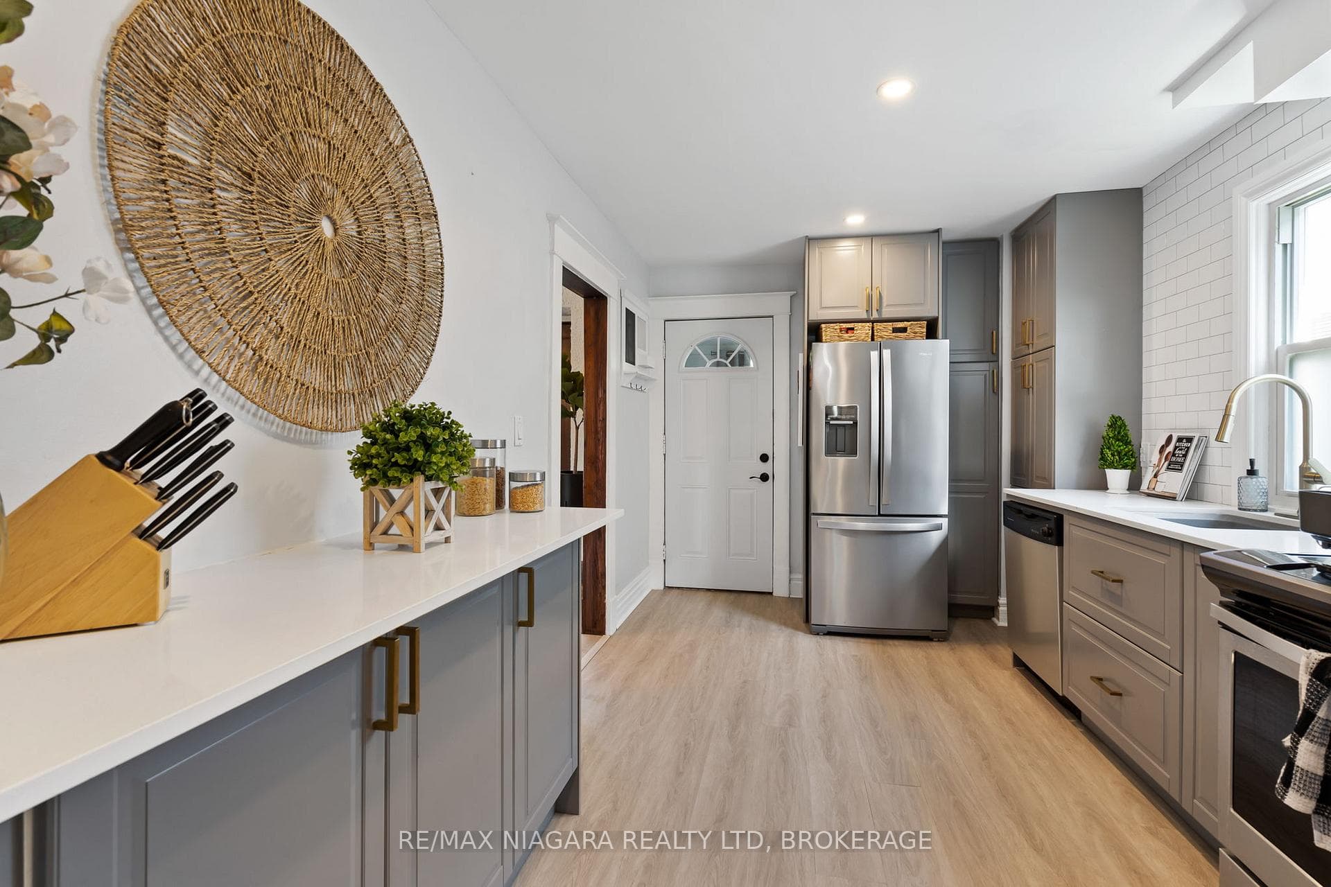 89 Louisa Street photo 6