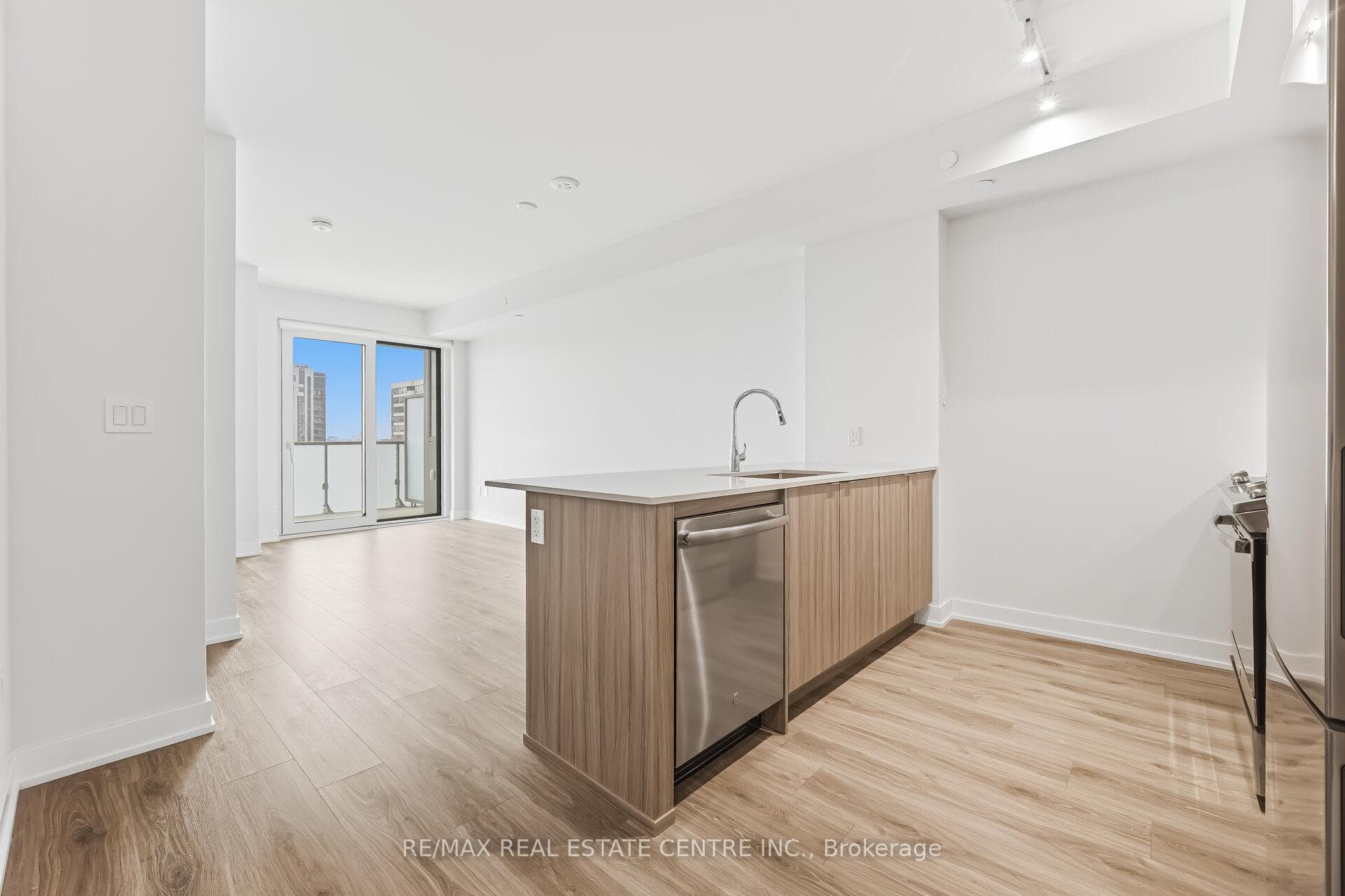 4130 Parkside Village Drive Unit 1402 photo 9