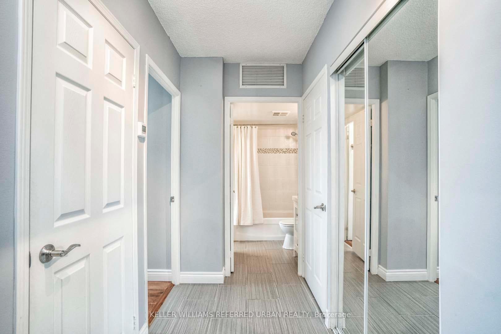 190 Manitoba Street Unit 902 photo 12