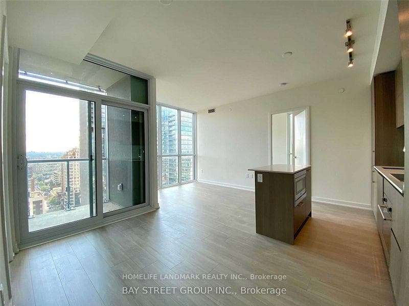 1 Yorkville Avenue Unit 1805 photo 2