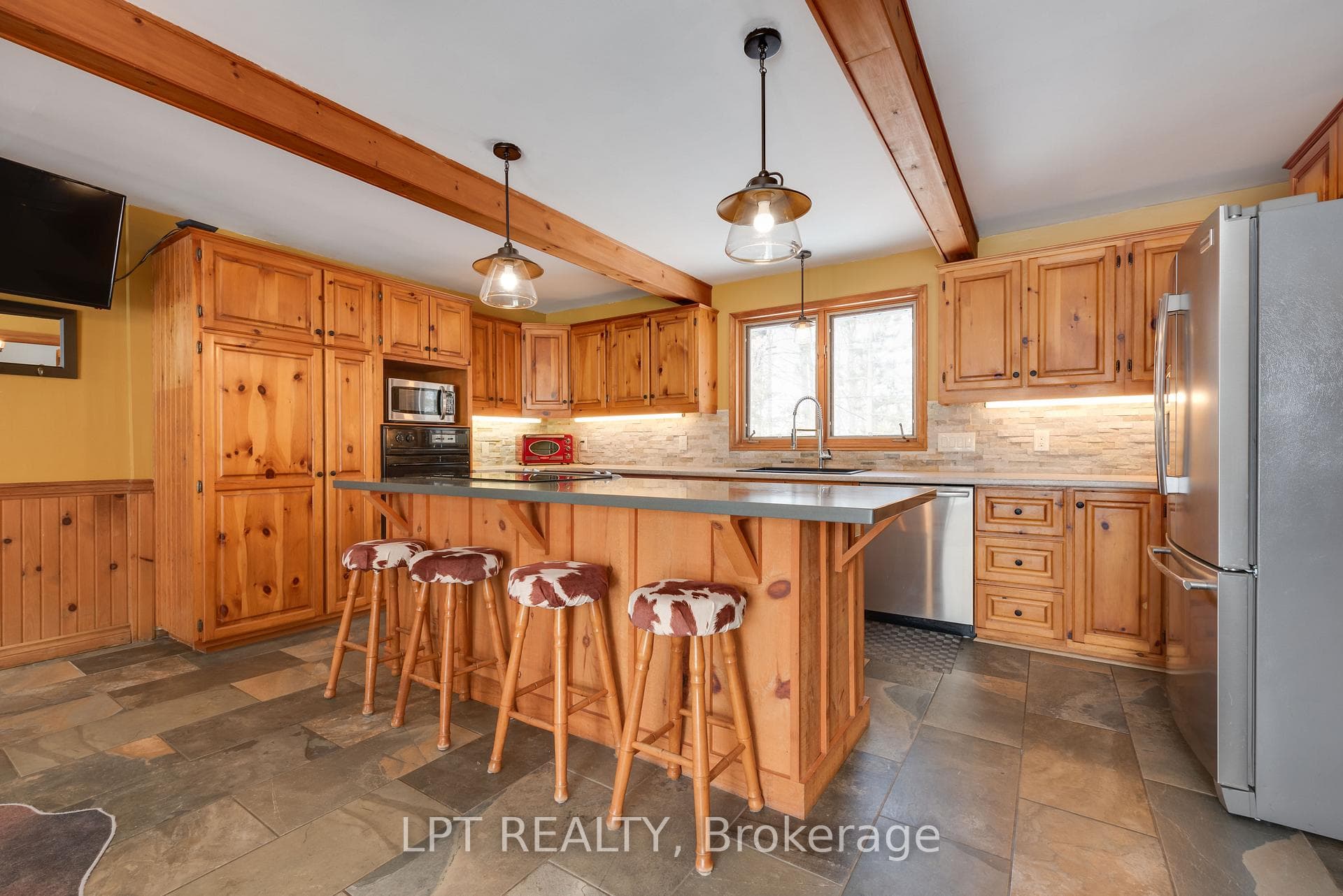 3923 Guest Road photo 6