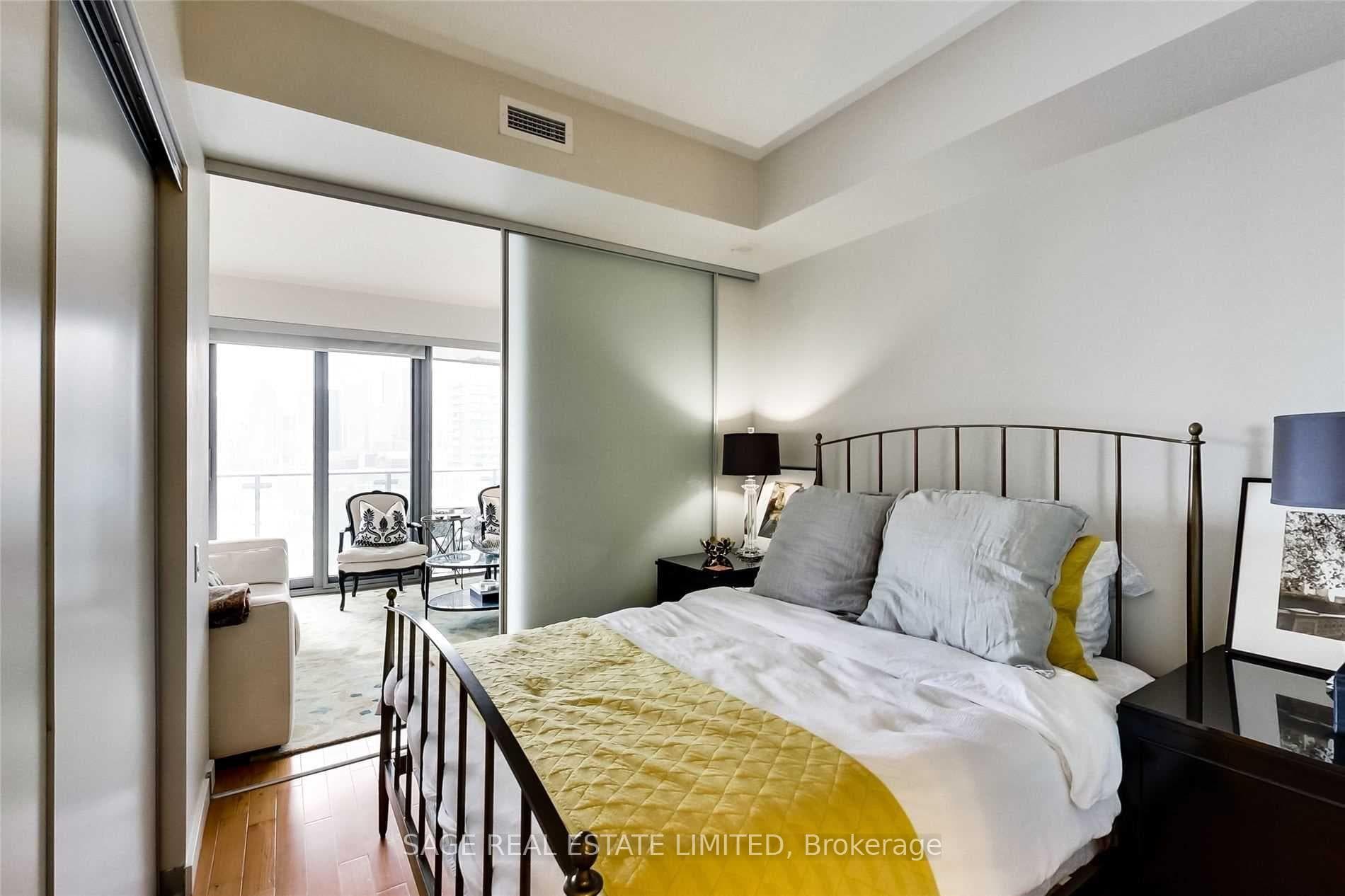 70 Distillery Lane Unit 2408 photo 11