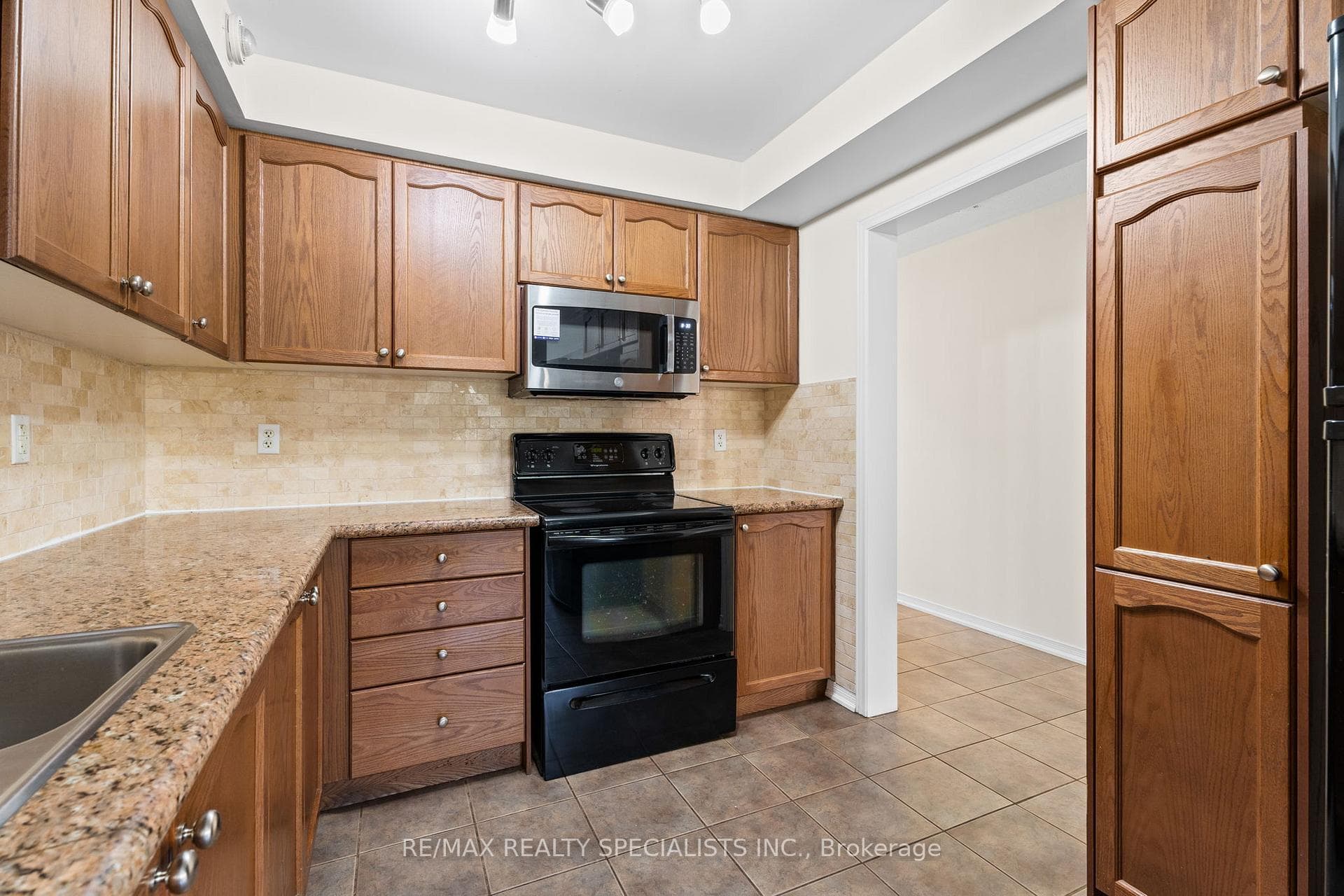 129 Lavery Heights photo 13