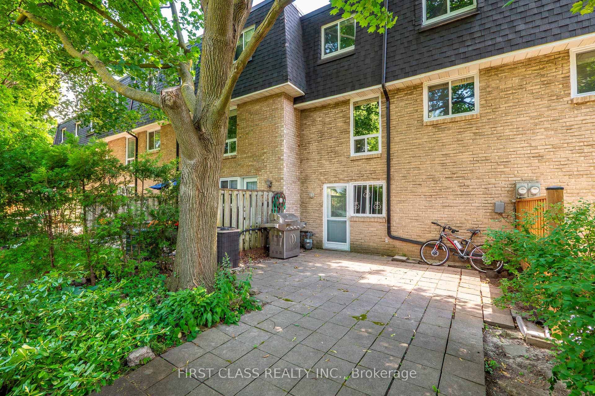 202 Royal Orchard Boulevard photo 44