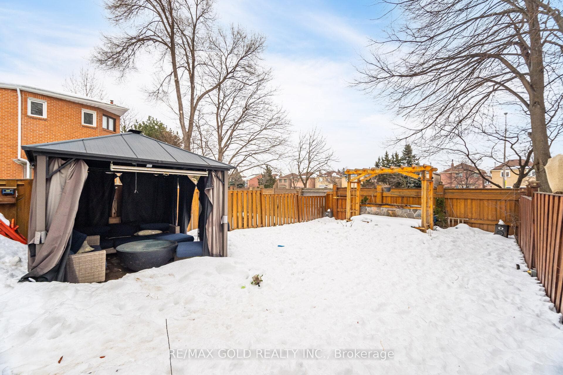 51 Thornbury Circle photo 36