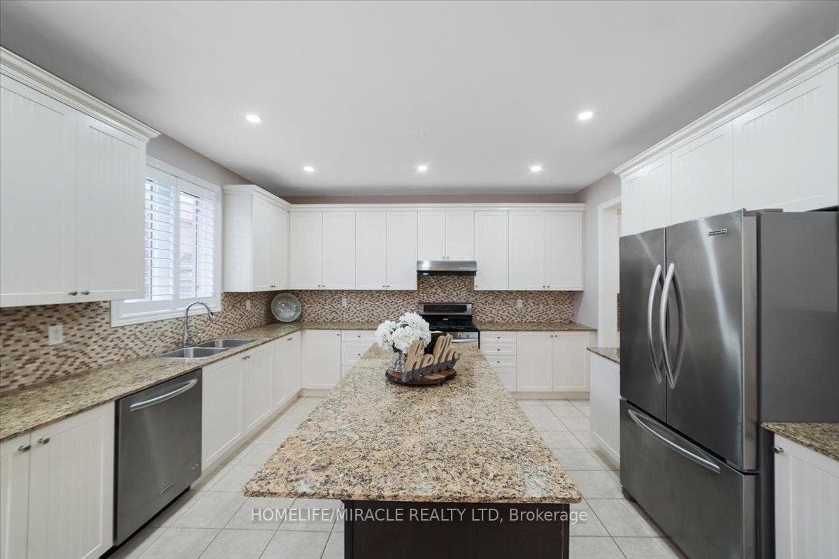 12 Amberglow Court photo 15