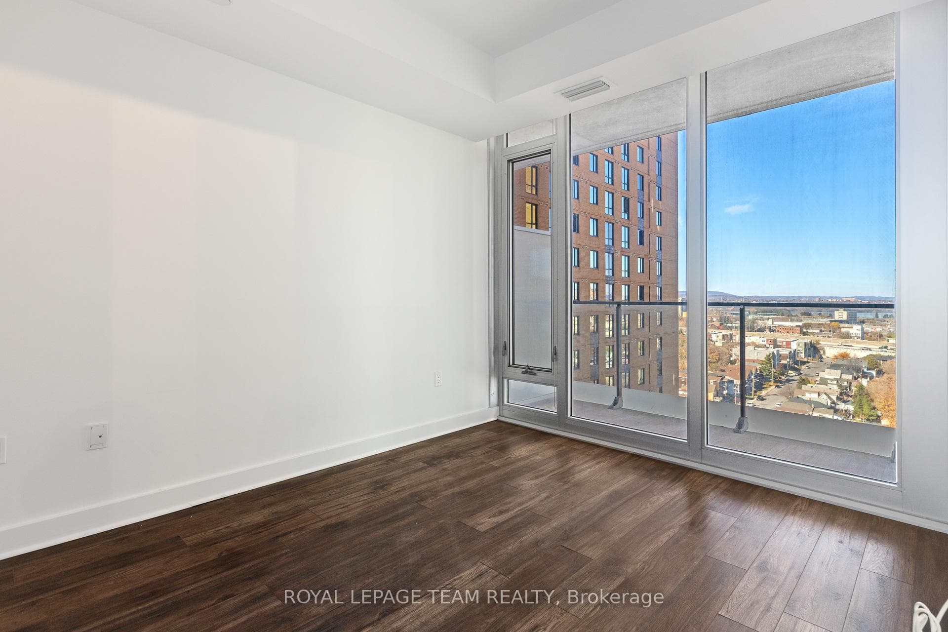 111 Champagne Avenue Unit 1506 photo 18