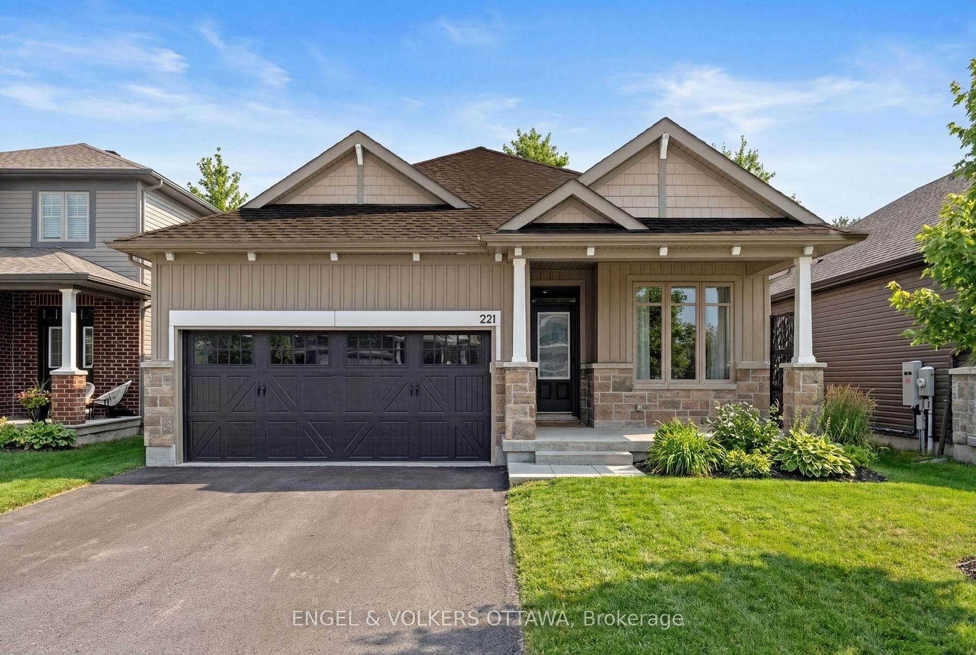 221 Blackhorse Drive photo 1