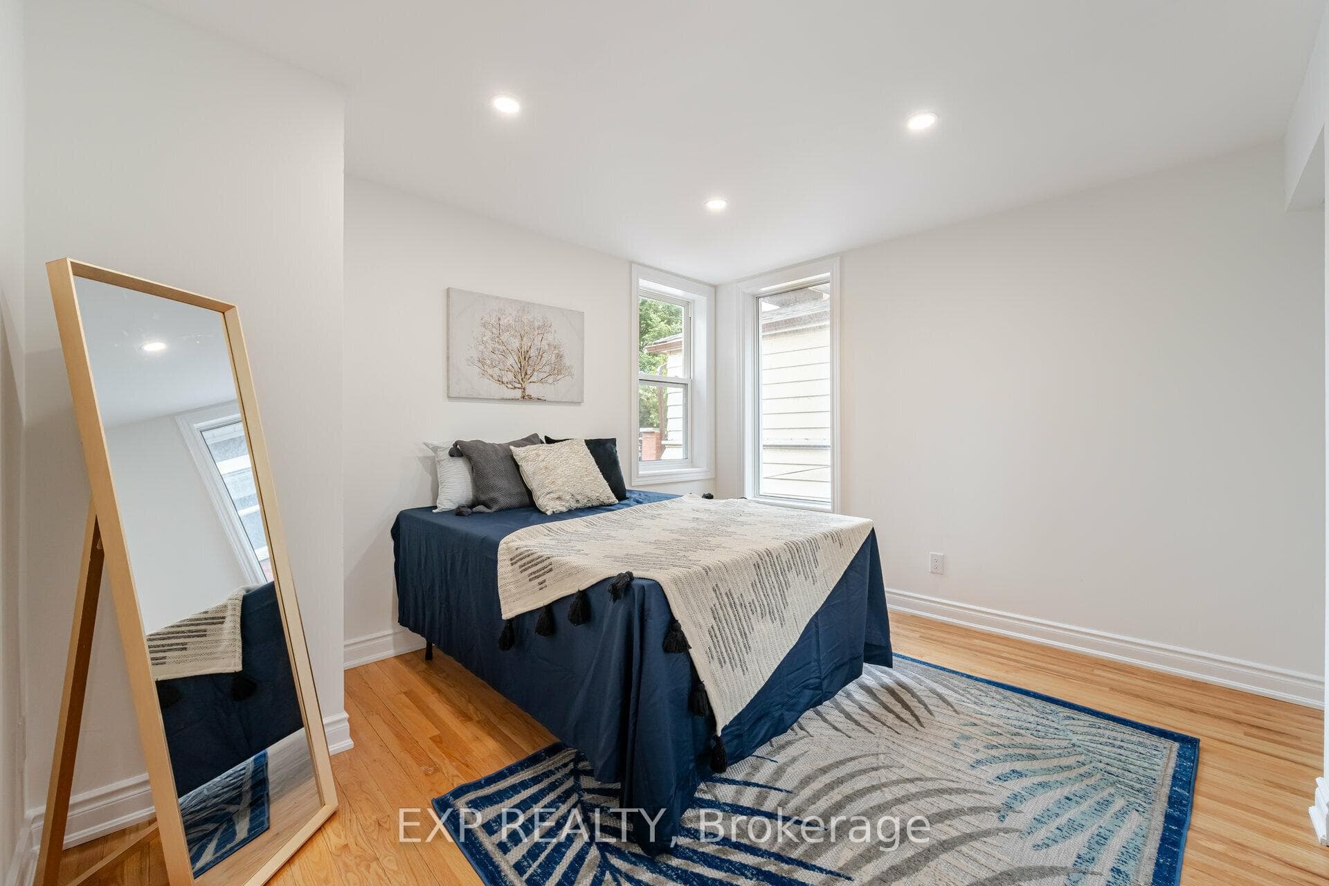 250 Saint Clarens Avenue photo 27
