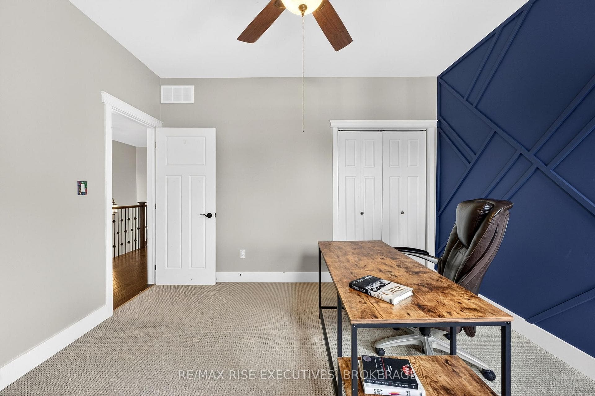 700 Stonehenge Street photo 27