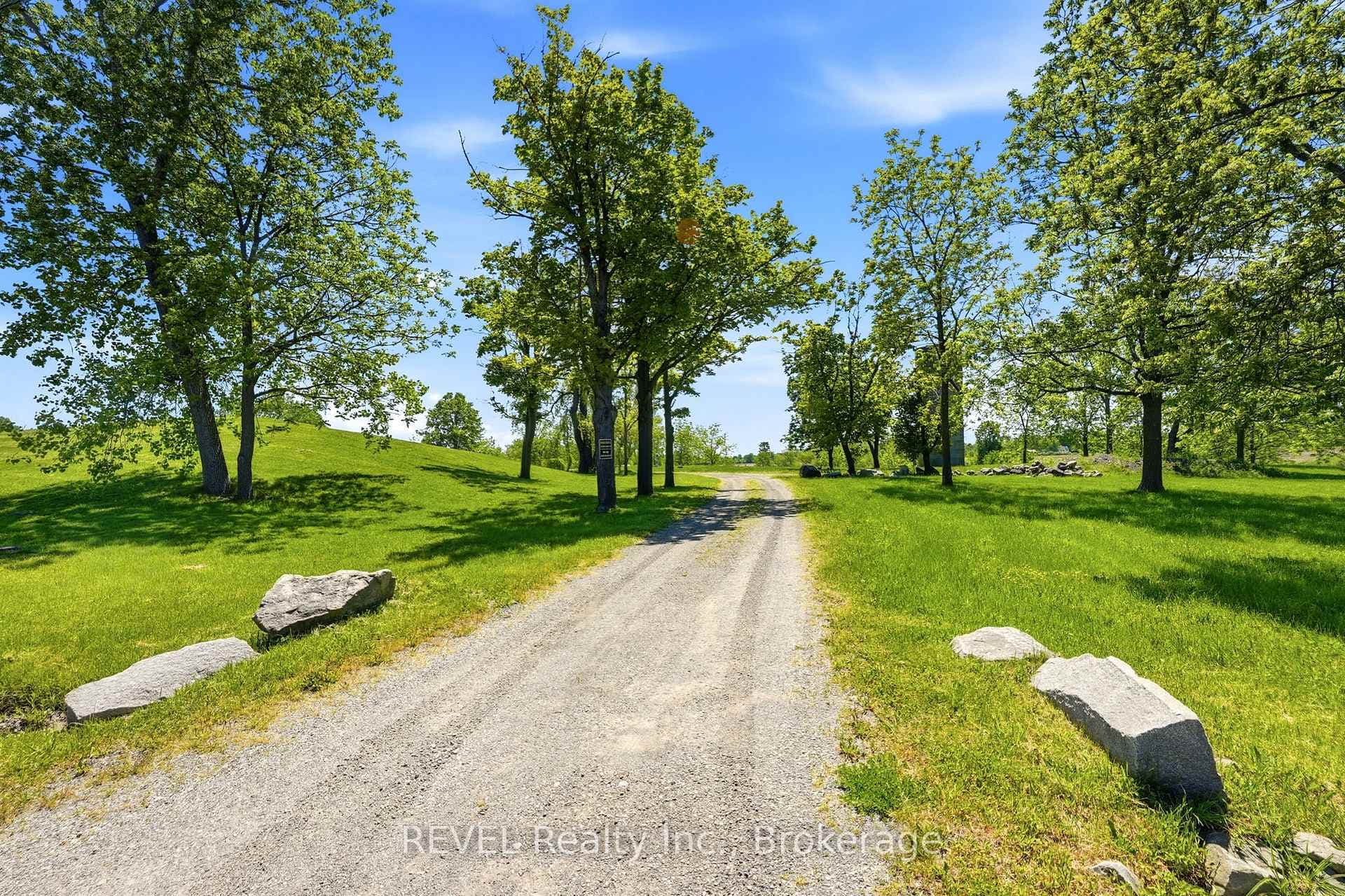 1373 Chippawa Creek Road photo 4