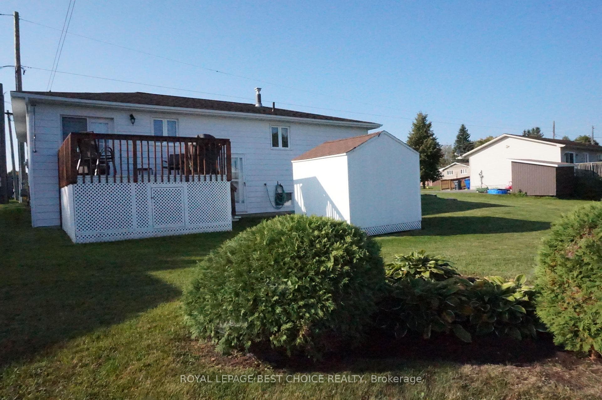 383 Joyal Street photo 31