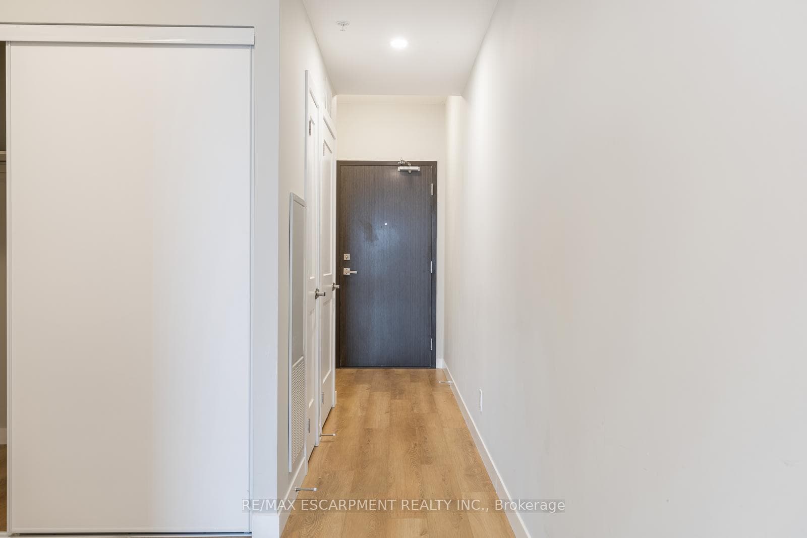 15 Queen Street Unit 2204 photo 3