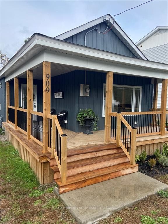 909 LEA Street photo 2