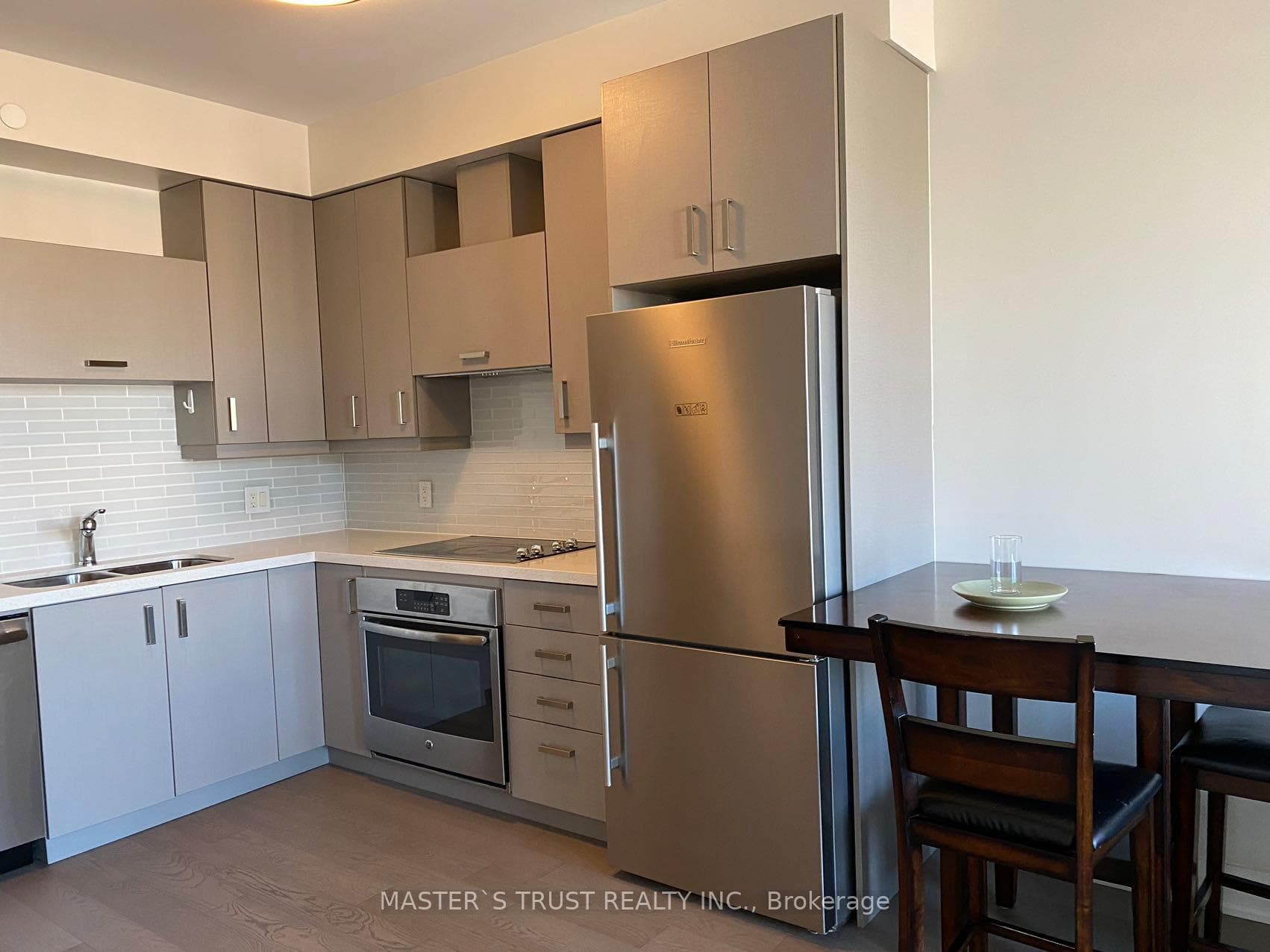 28 Uptown Drive Unit 519 photo 18
