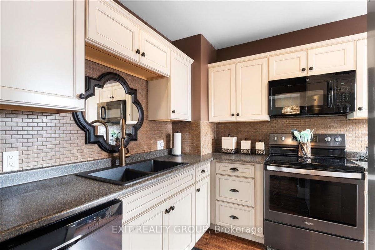 58 Sinclair Street photo 16