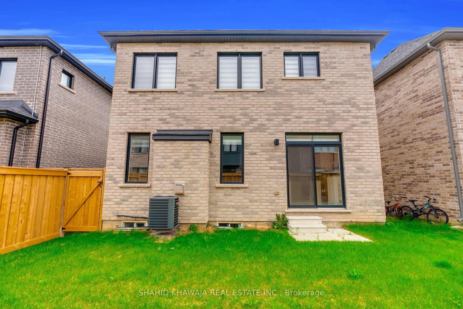 641 Leatherleaf Landing photo 43