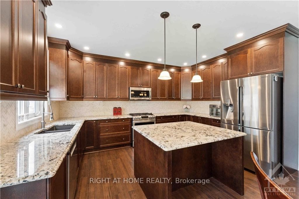 546 PEERLESS Street photo 7