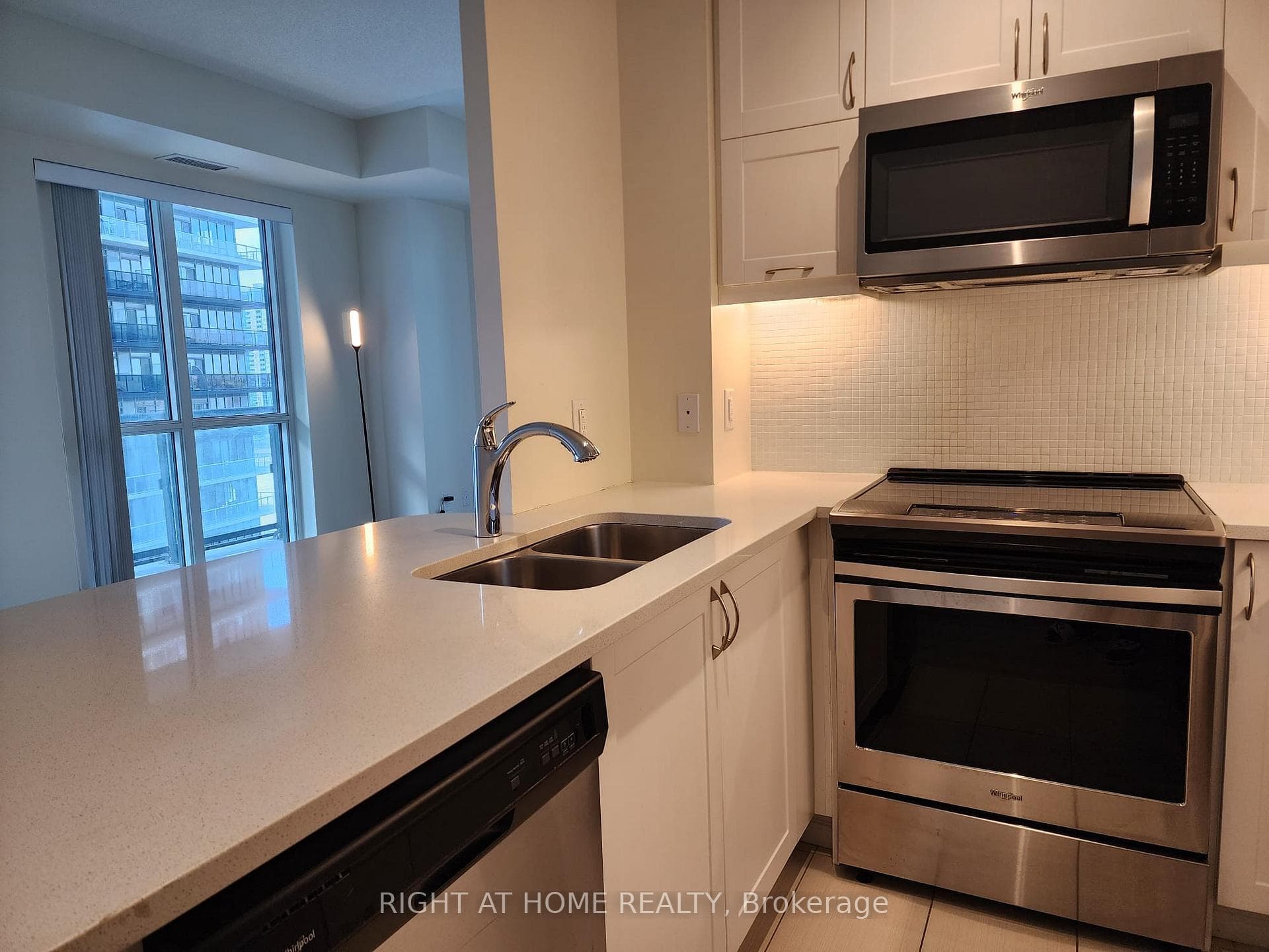 39 Annie Craig Drive Unit 1205 photo 3