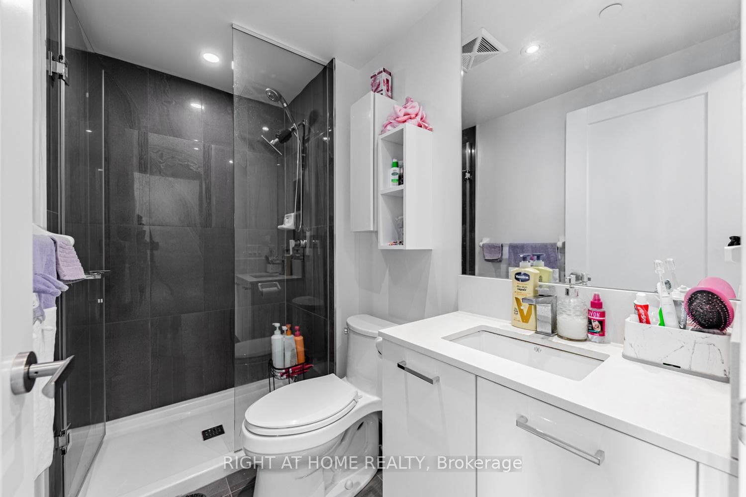 195 Redpath Avenue Unit 1910 photo 14