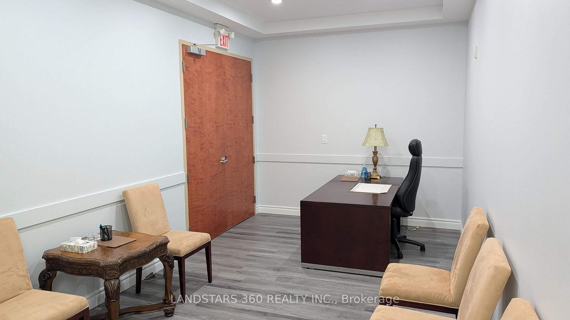9140 Leslie Street Unit 211-212 photo 3