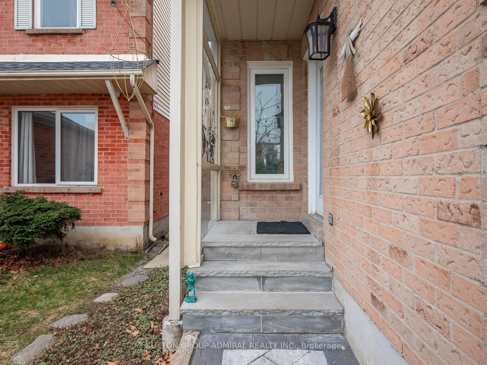 104 Carl Tennen Street photo 2