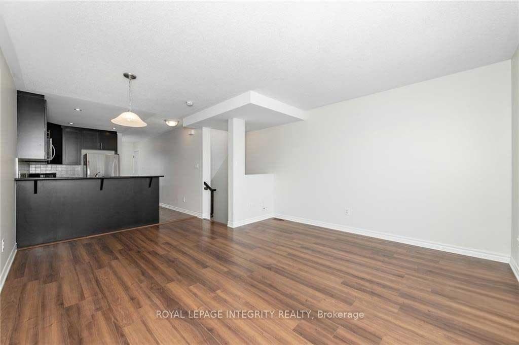 2627 Longfields Drive photo 6