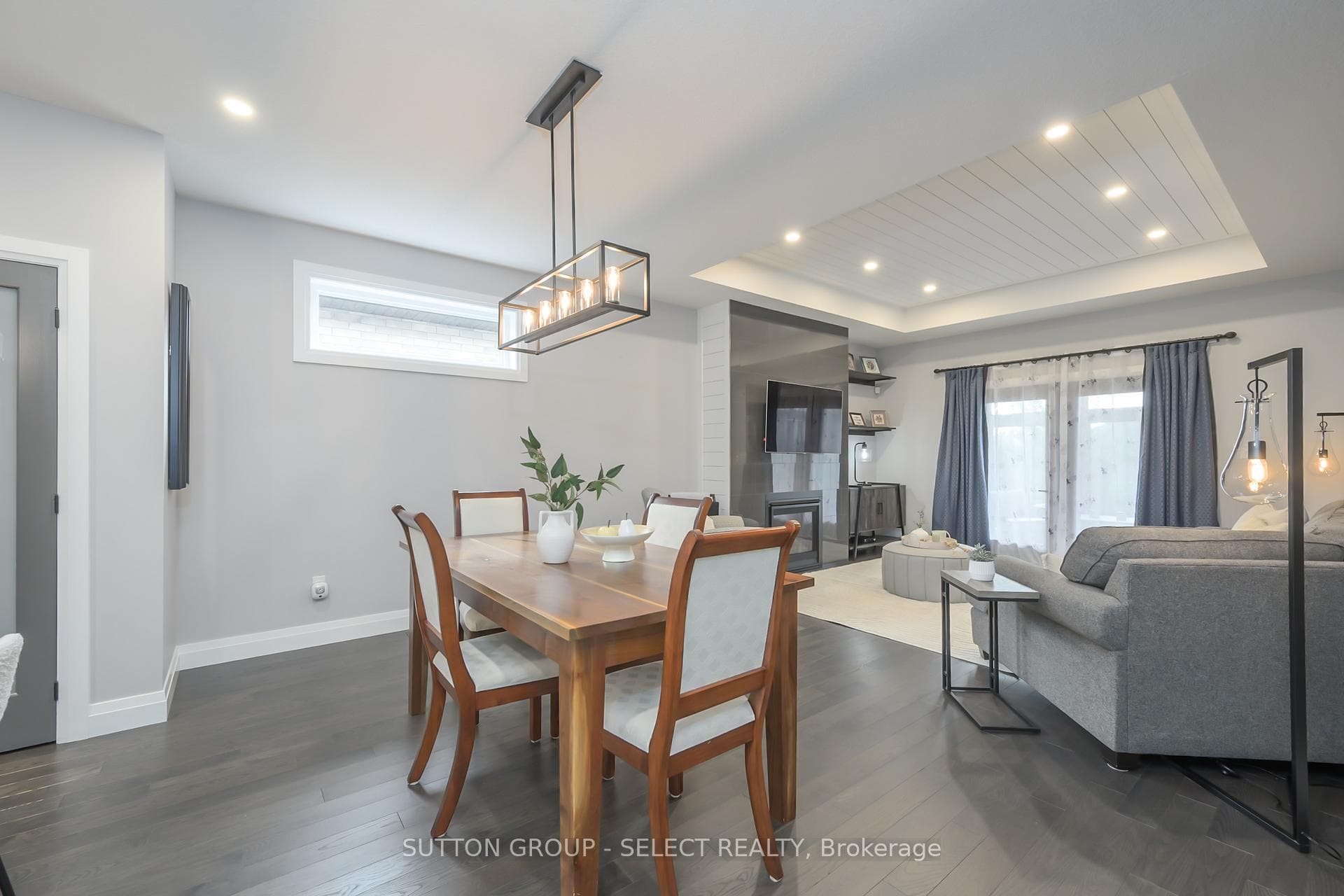 697 Barker Street photo 7