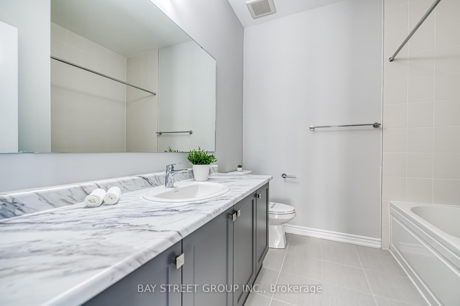 32 Jessica Antonella Street photo 36
