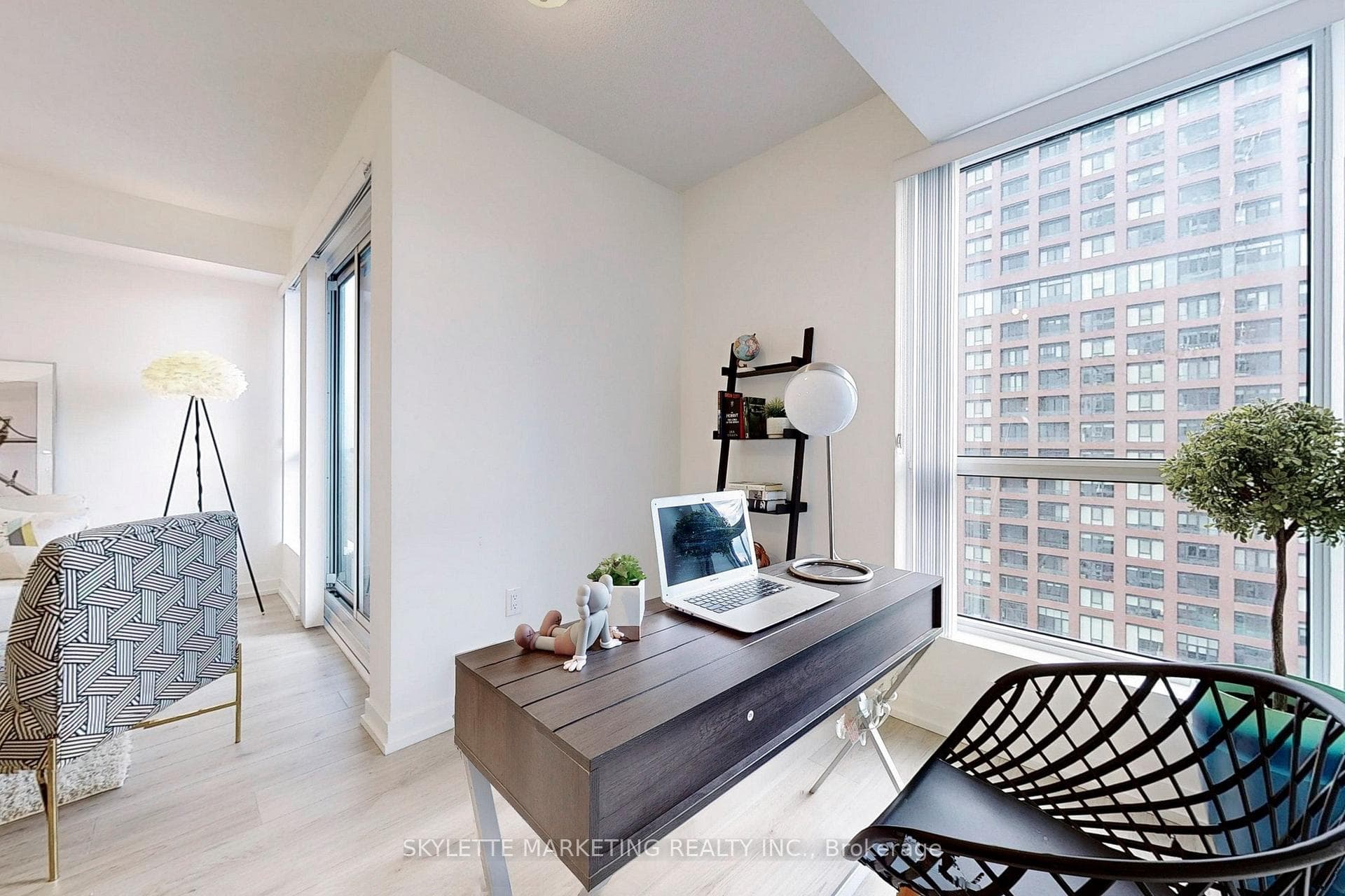 395 Bloor Street Unit 3201 photo 5