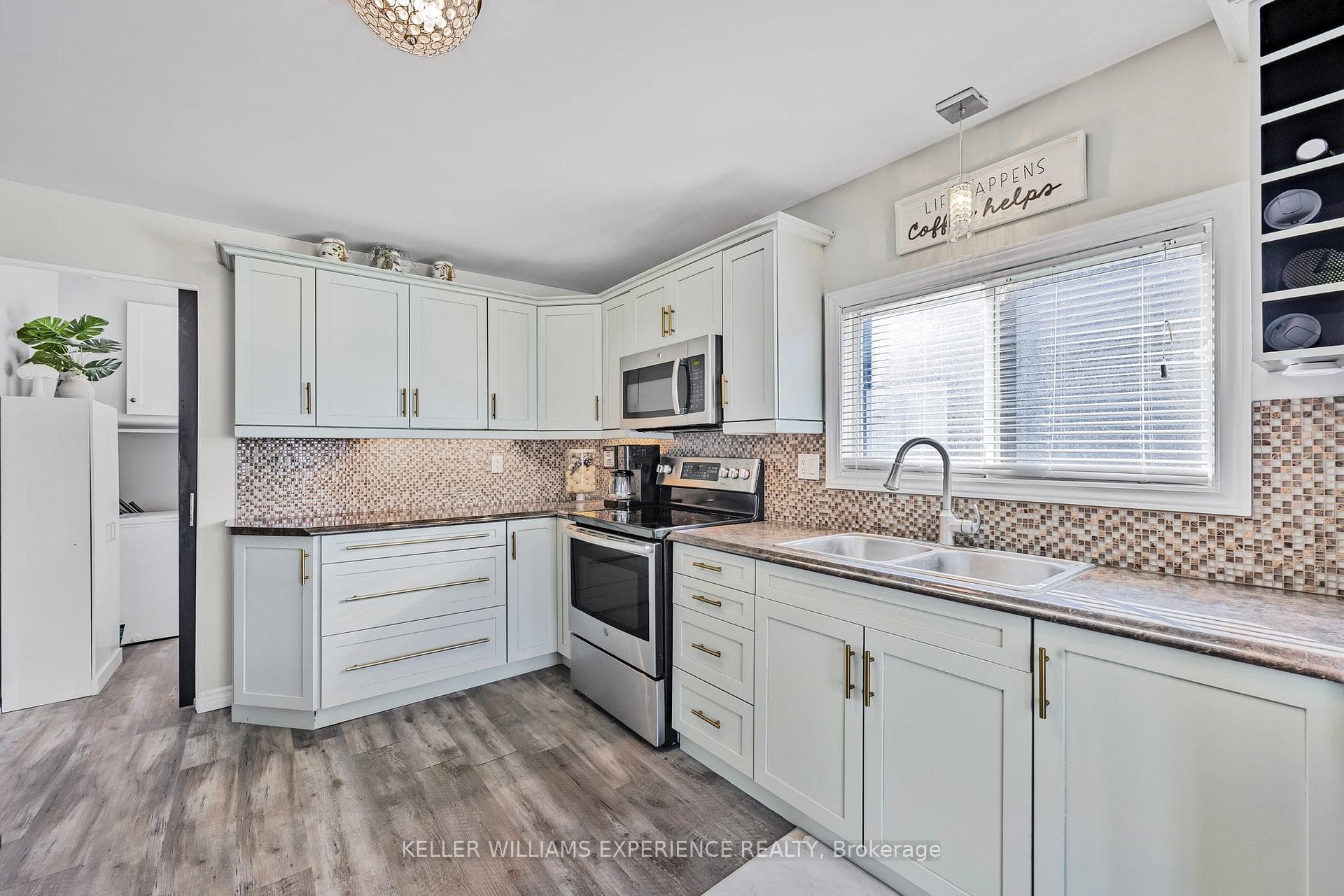 1174 Alfred Street photo 12