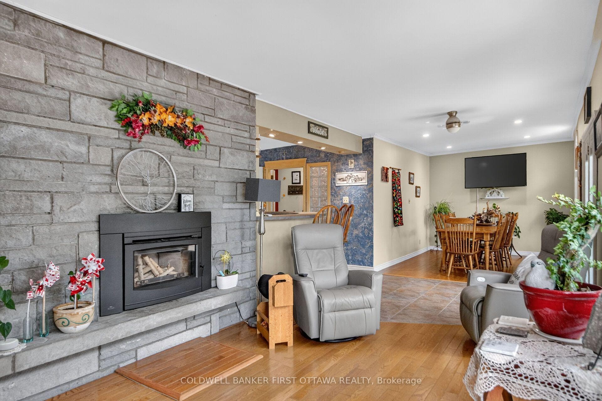 2014 River Road photo 9
