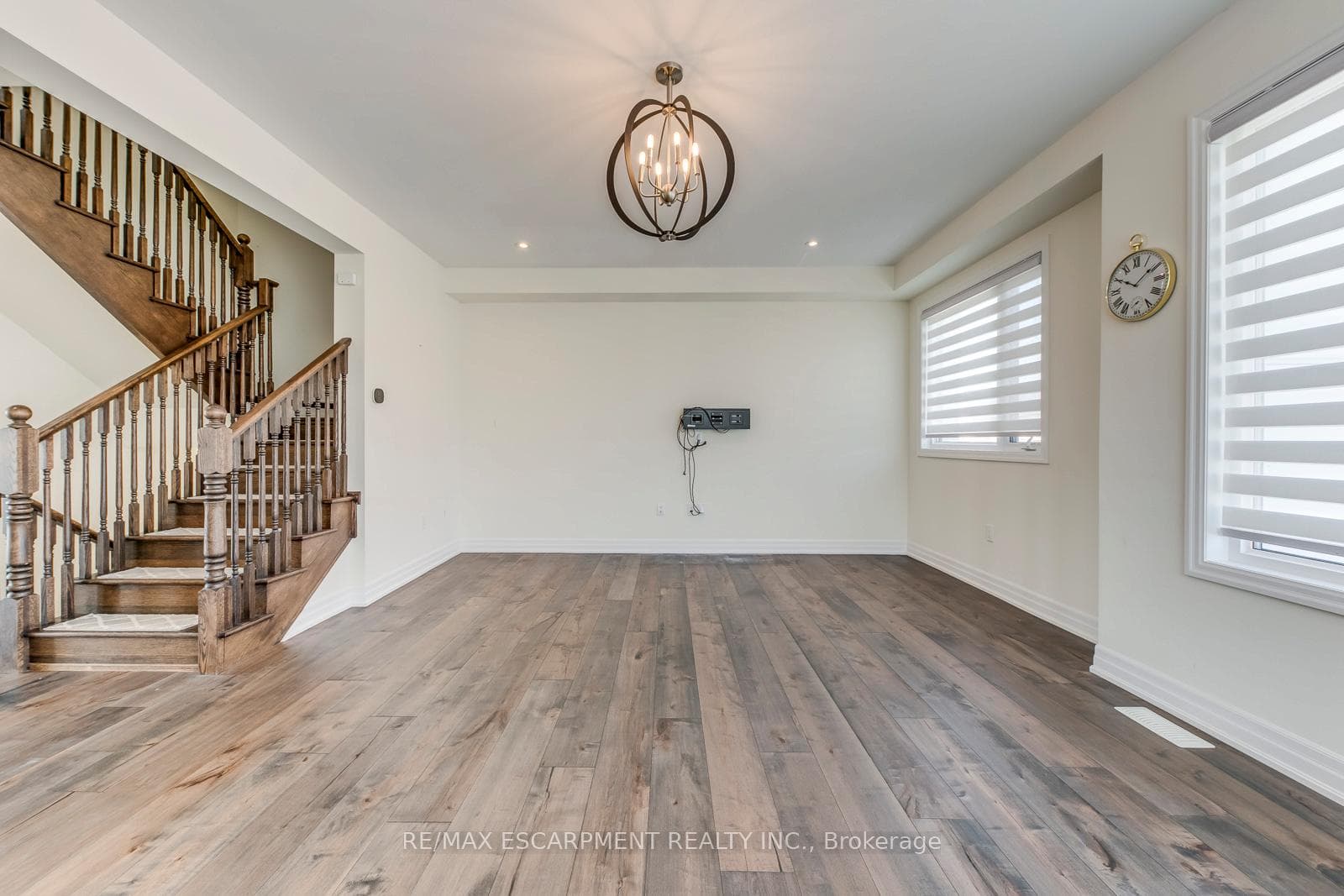 155 Grovewood Common photo 14
