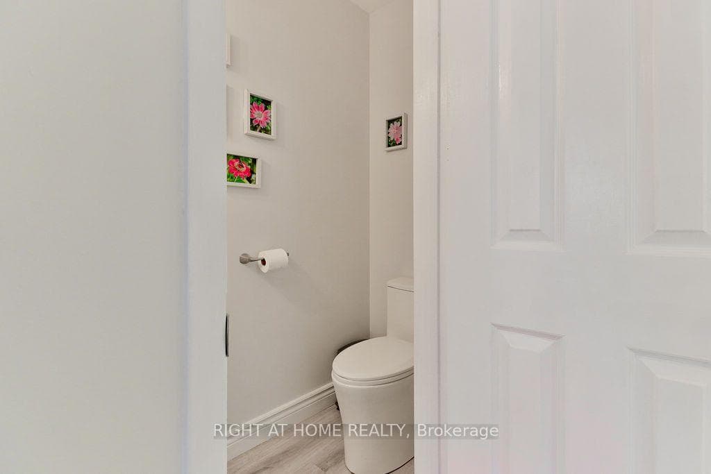 2932 Remea Court photo 14