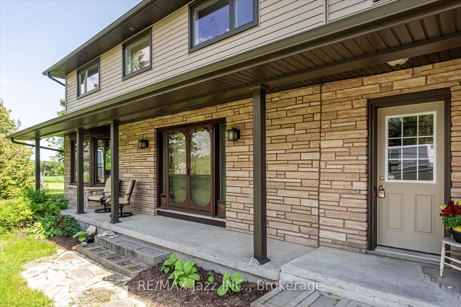 8733 Leskard Road photo 4