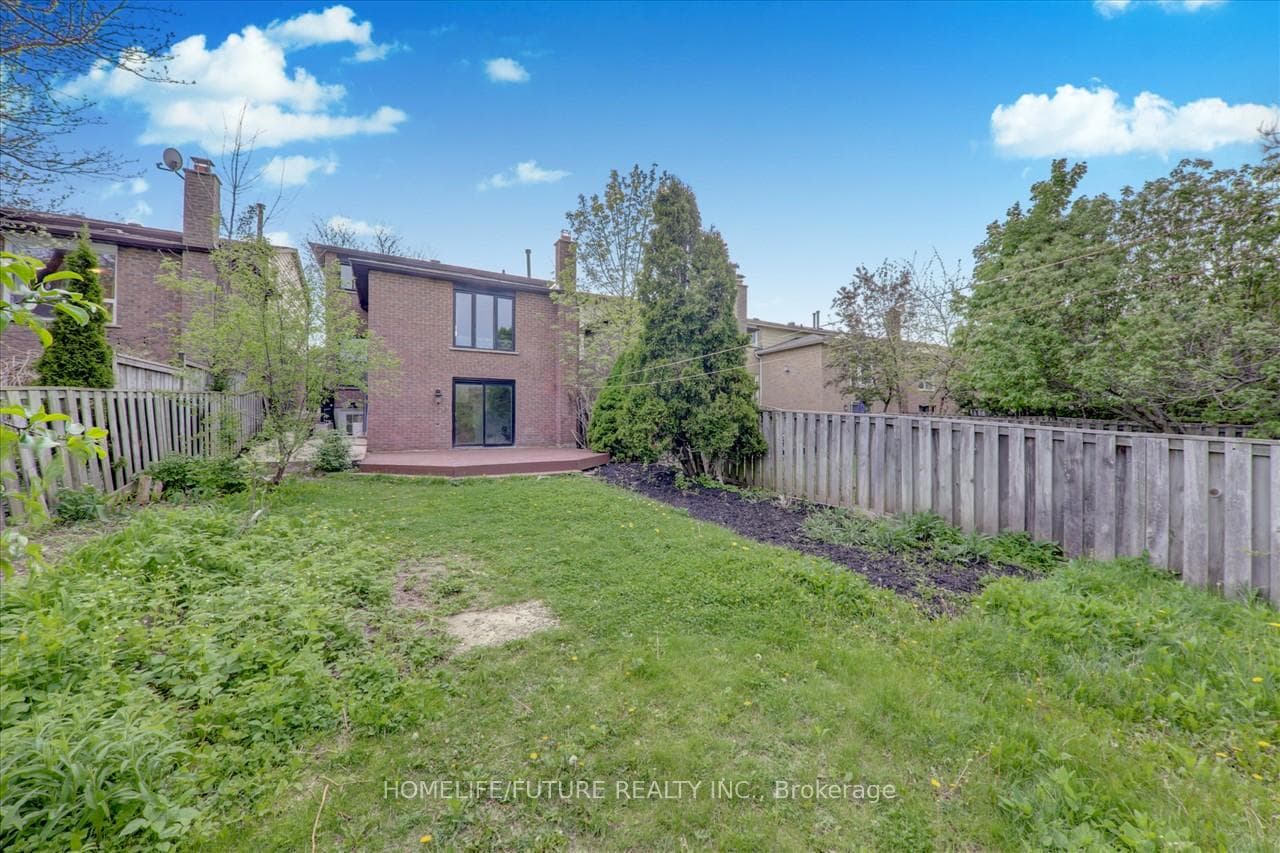 6963 Hickling Crescent photo 37