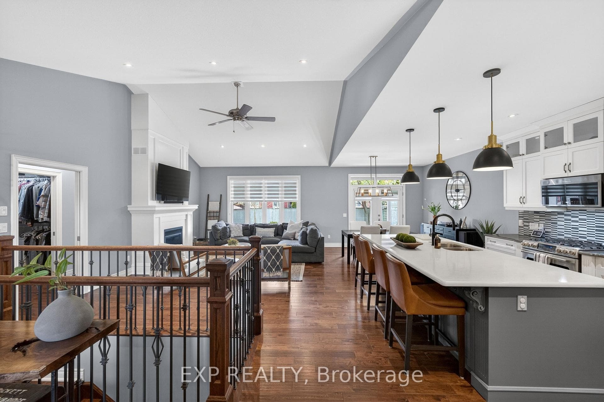 8736 Angie Drive photo 10