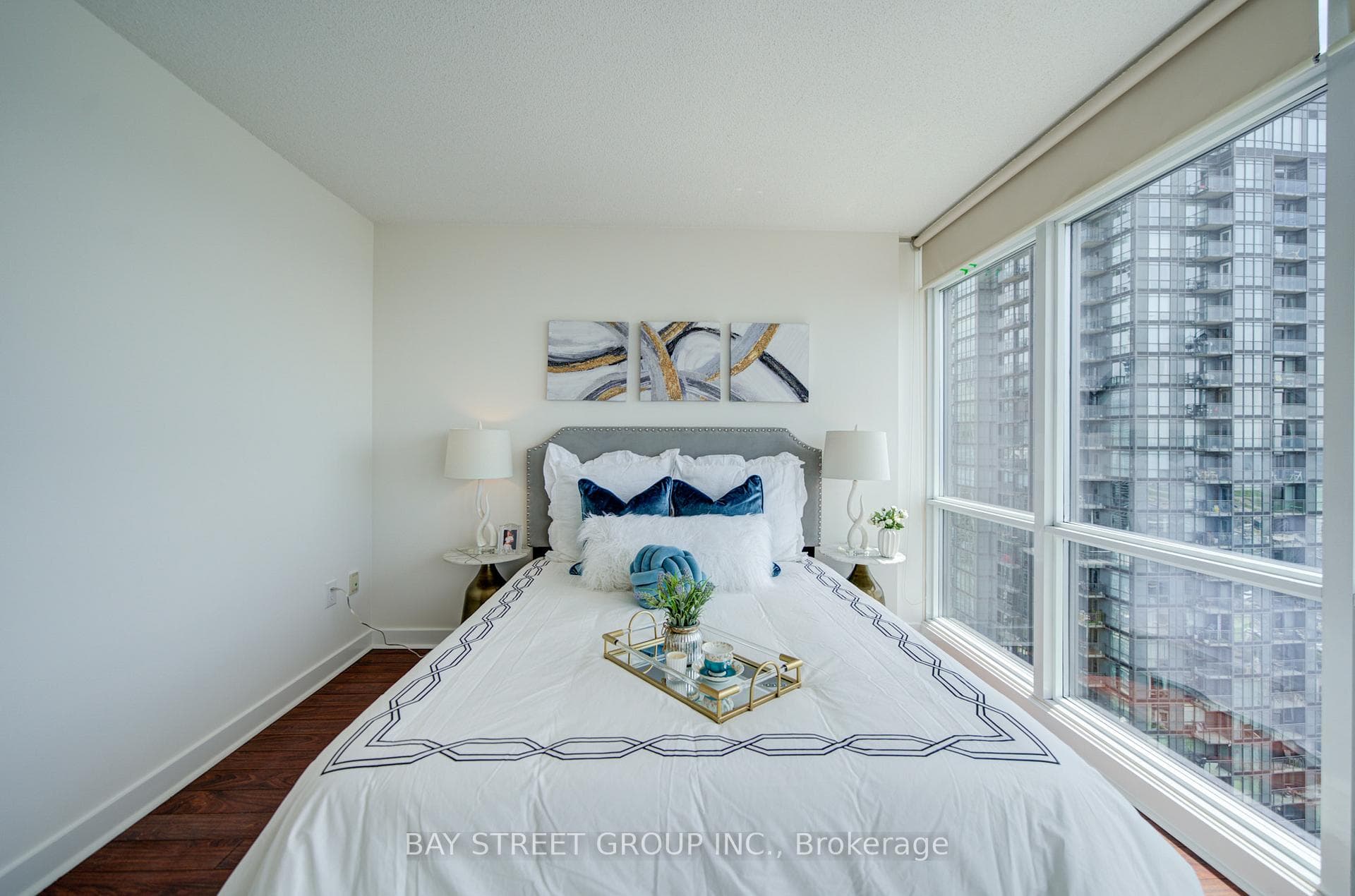 15 Fort York Boulevard Unit 4612 photo 29