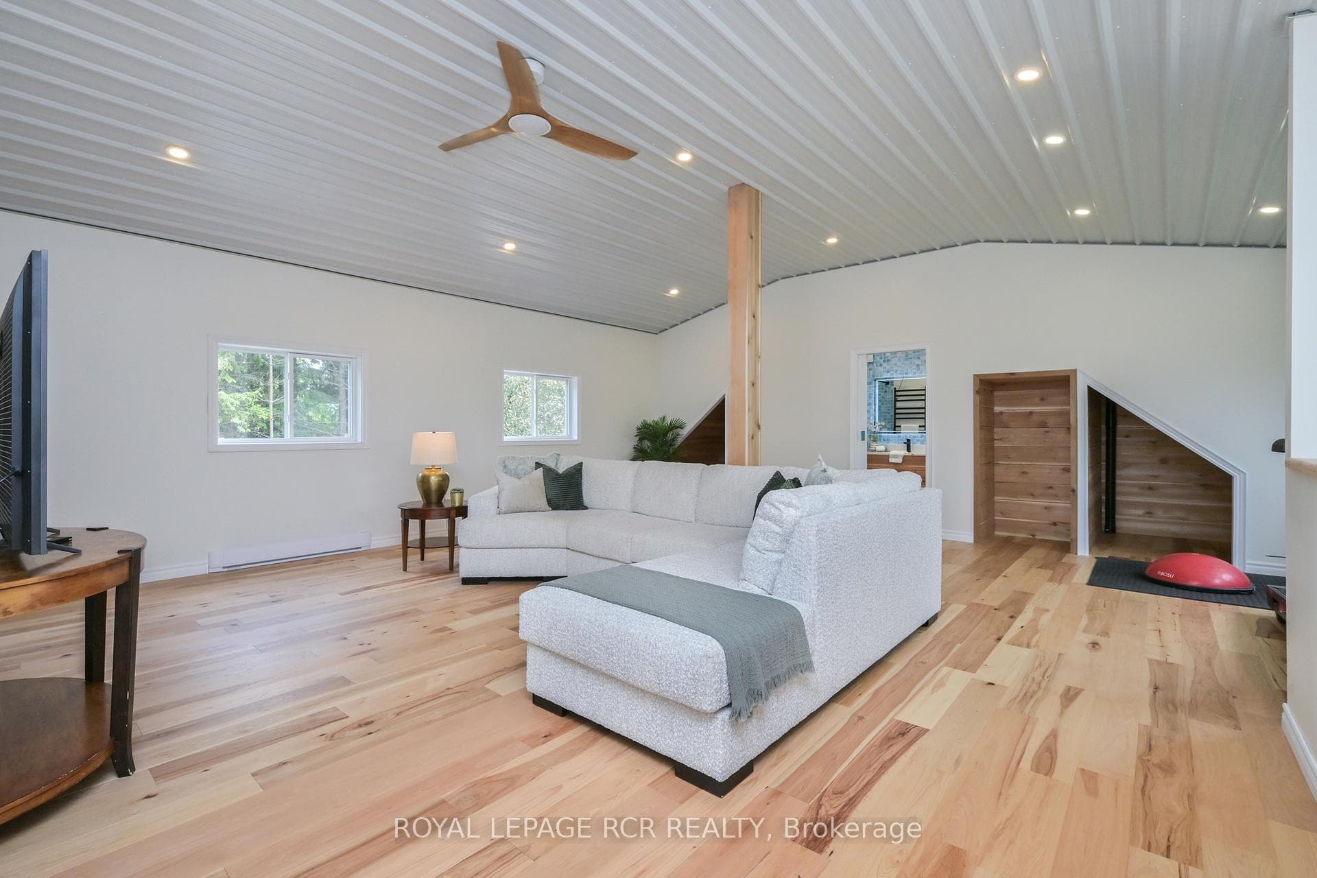 5233 TRAFALGAR Road photo 23