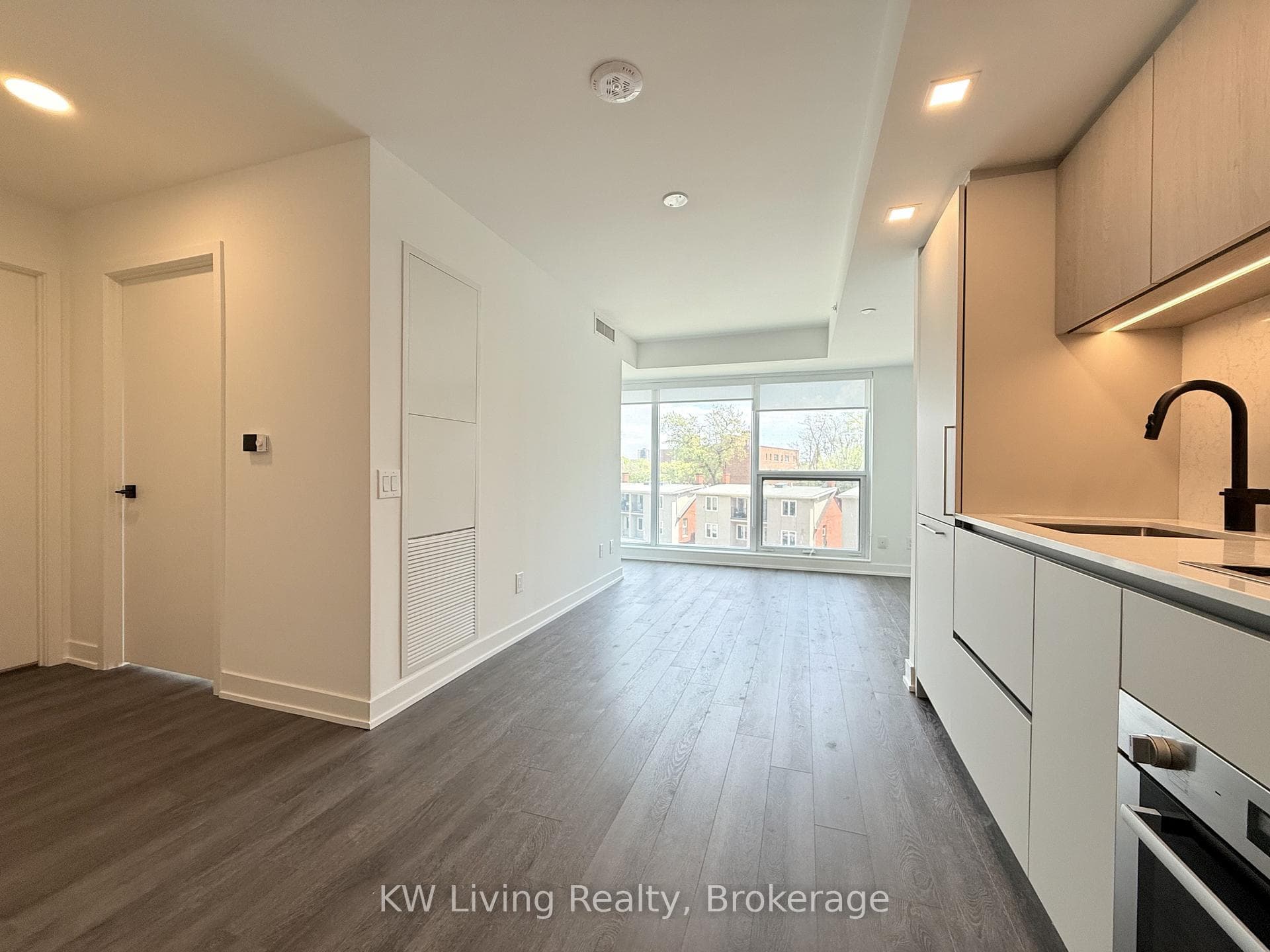 609 Sherbourne Street Unit 307 photo 19