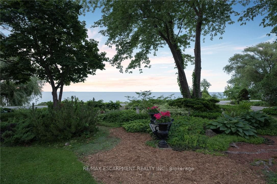 3754 LAKESHORE Road photo 44