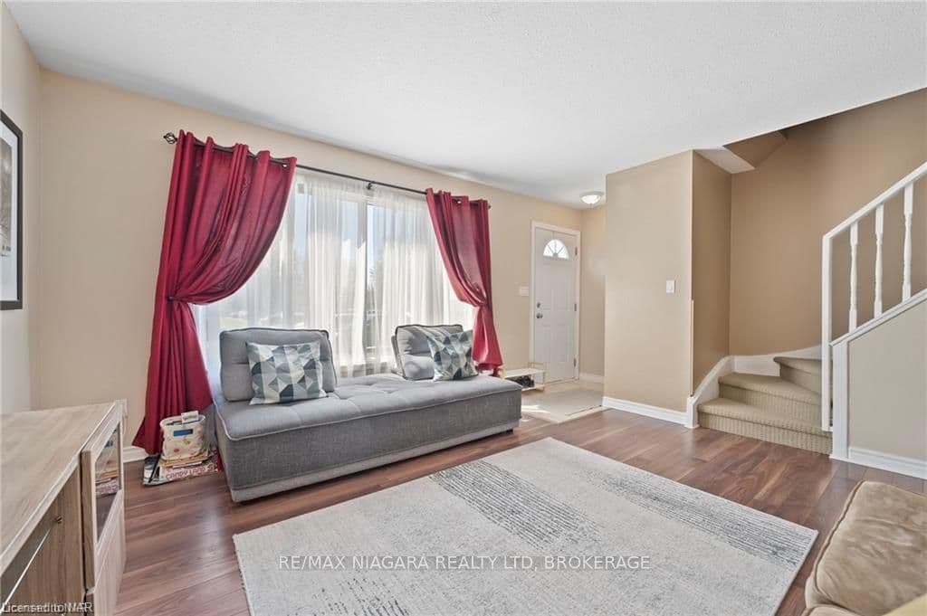 4215 MEADOWVALE Drive Unit 32 photo 11
