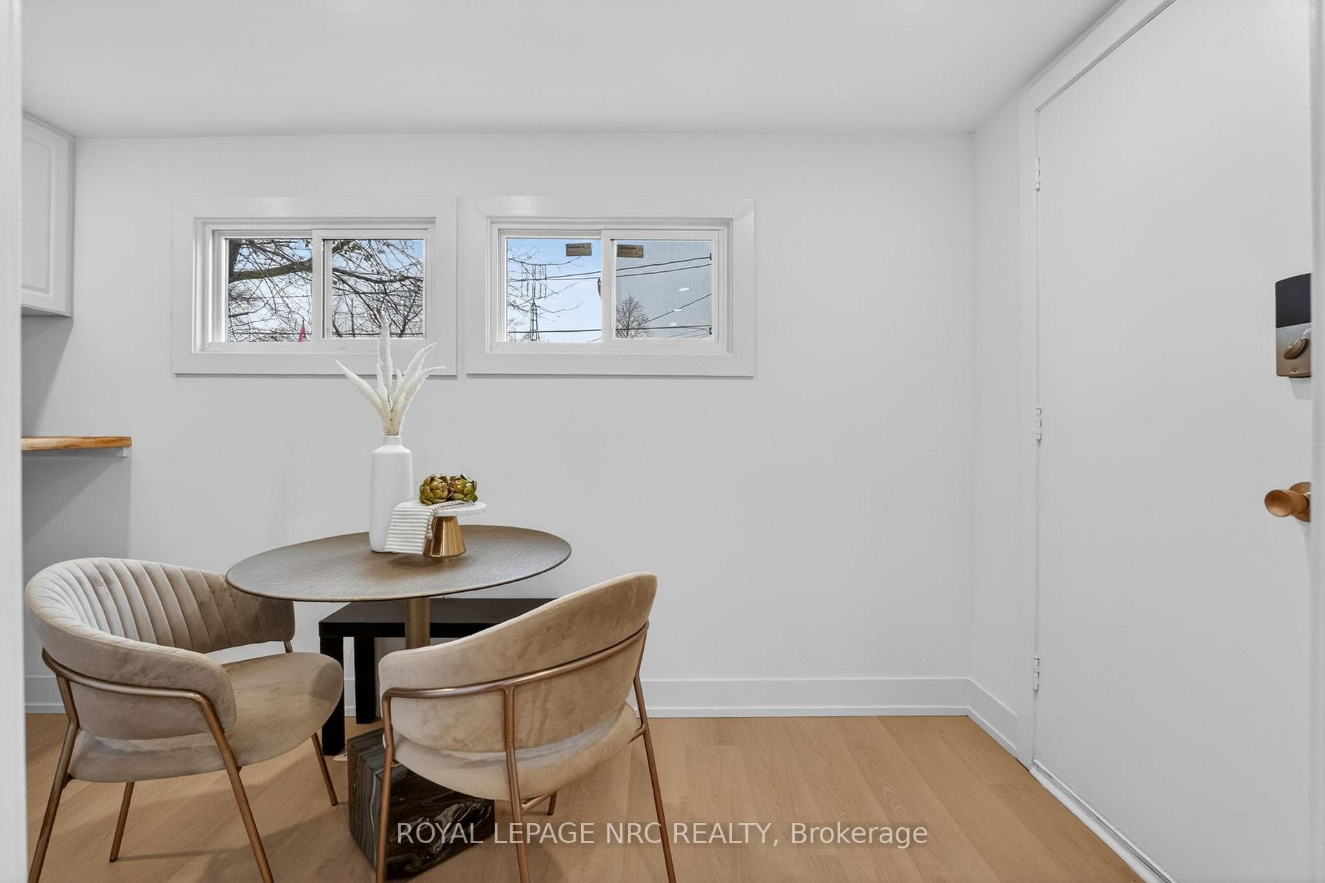374 Navy Street photo 22