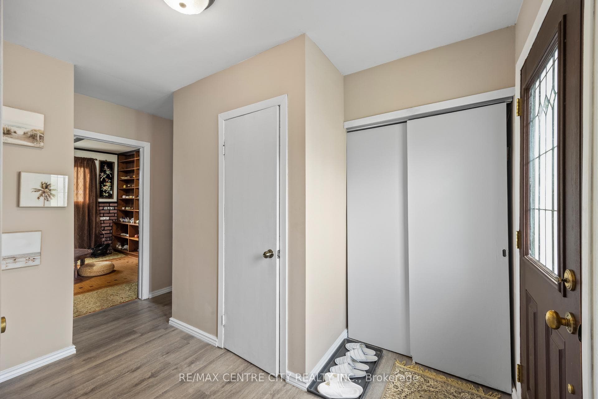 580 Salway Street photo 6